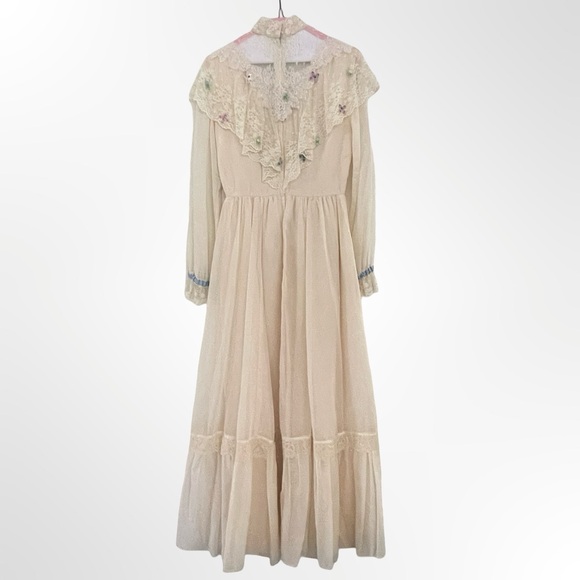 Victorian-Inspired Cream Lace Maxi Dress with Blue Accents - Picture 5 of 6